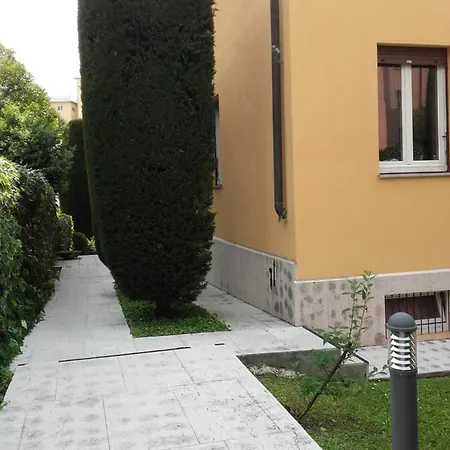 Casa Martina - Parking - Wifi Гостевой дом Верона